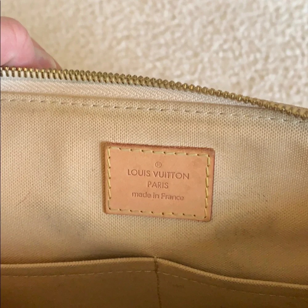 AUTHENTIC Louis Vuitton Damier Azur Siracusa PM Crossbody Bag in White and Tan